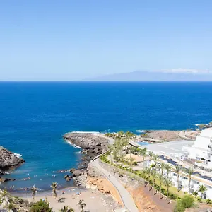 lovely-modern-studio-with-an-incredible-view.tenerifehoteles.net/
